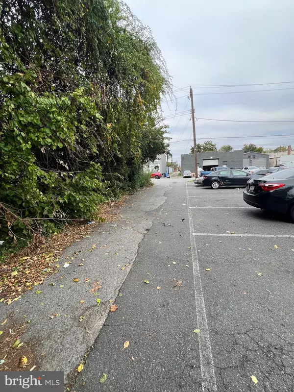 Chester, PA 19013,216 KERLIN ST