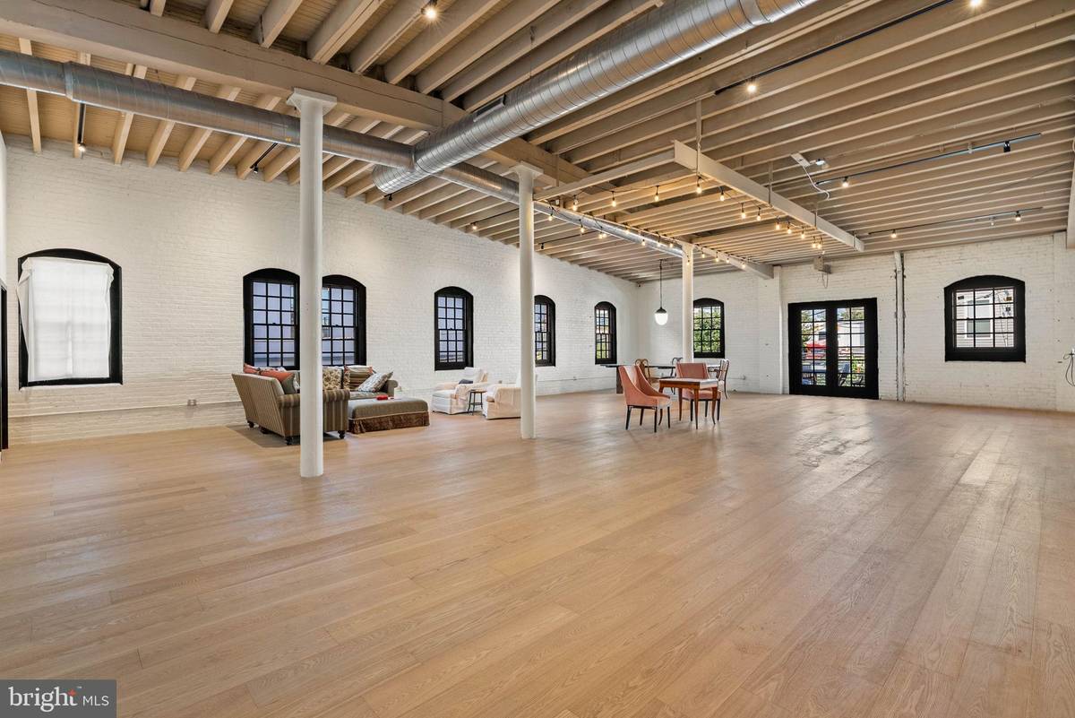 Philadelphia, PA 19121,1521-31 N 31ST ST #300