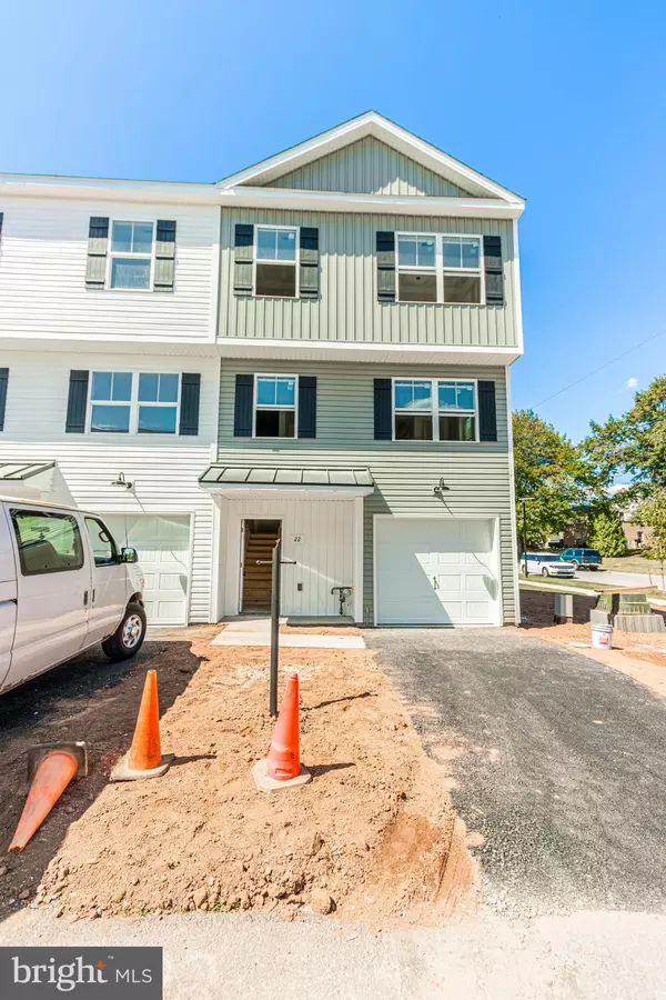 22 LANDING PL #22, York, PA 17408