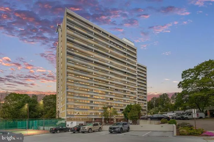 Alexandria, VA 22304,6101 EDSALL RD #702