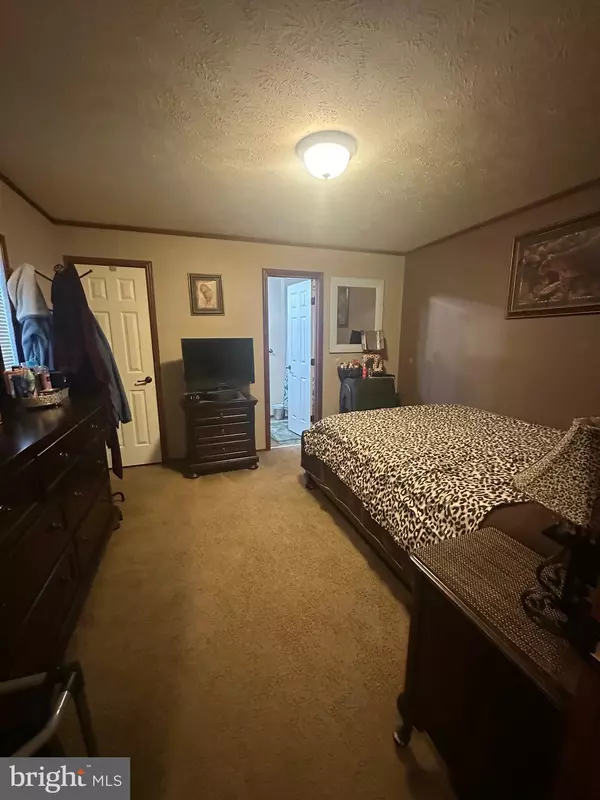 Mullica Hill, NJ 08062,31 MAPLE AVE