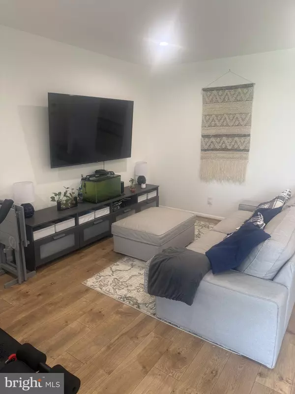 3227 UNIVERSITY BLVD #12, Kensington, MD 20895