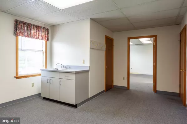 Martinsburg, WV 25404,115 AIKENS CTR #11A