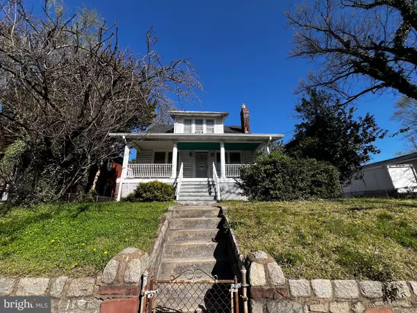 54 RIGGS RD NE, Washington, DC 20011