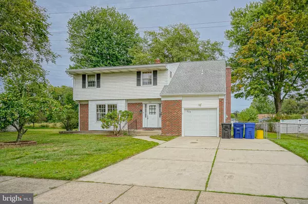 633 CHAPEL RD, Cinnaminson, NJ 08077