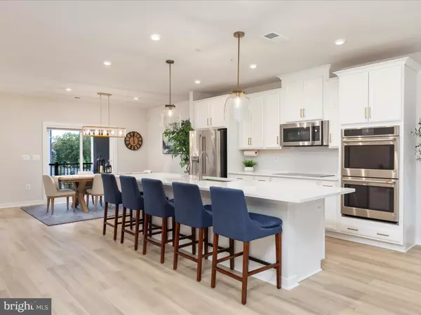 Ashburn, VA 20147,44533 WOLFHOUND SQ