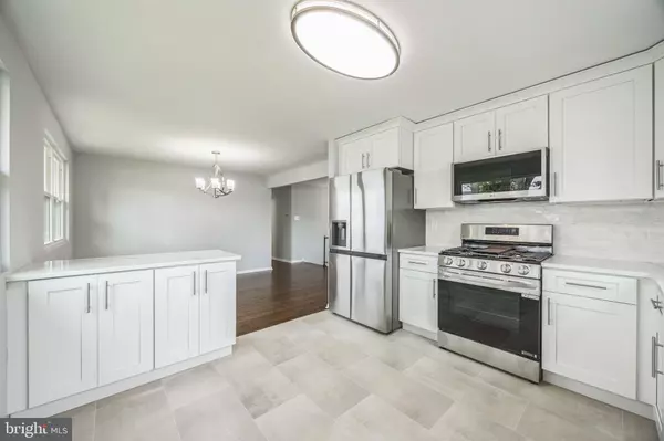 Somerdale, NJ 08083,813 WESSEX LN