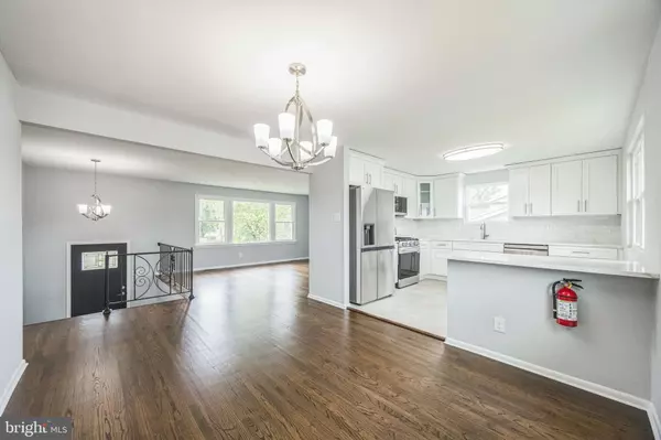 Somerdale, NJ 08083,813 WESSEX LN