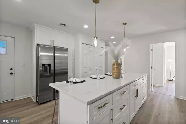 Sparrows Point, MD 21219,2806 BAY DR