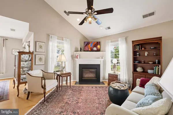 Chantilly, VA 20152,43134 WATERCREST SQ #200