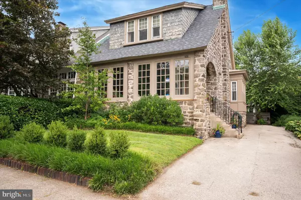 606 WALNUT LN, Philadelphia, PA 19128