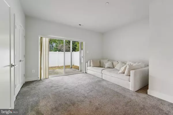 Glen Burnie, MD 21061,7728 LEXINGTON CT