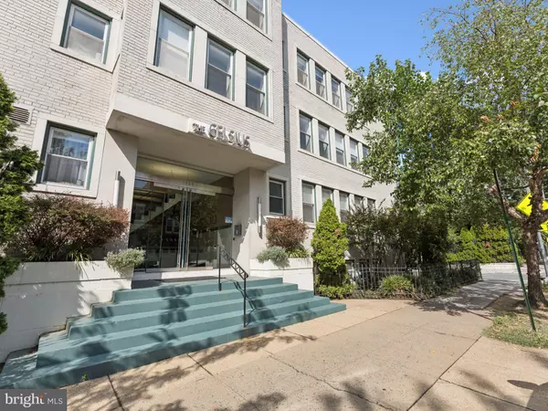 Washington, DC 20009,2656 15TH ST NW #102