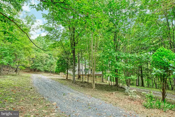 Lovettsville, VA 20180,37740 LONG LN