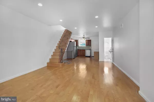 Philadelphia, PA 19145,2215 S HICKS ST