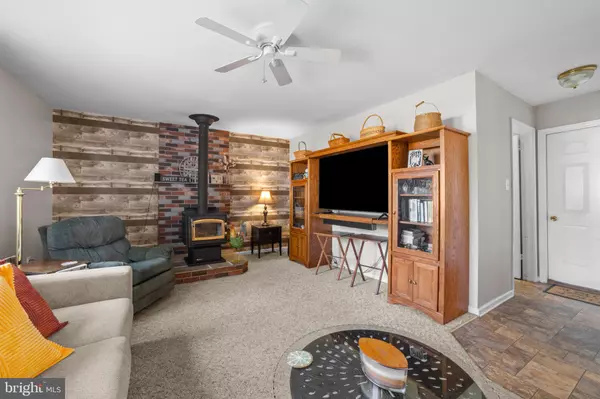 Perkasie, PA 18944,102 GENTRY DR