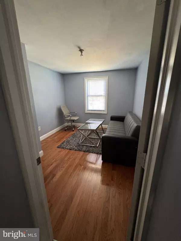 Philadelphia, PA 19146,2033 WHARTON ST