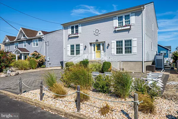 Mantoloking, NJ 08738,308 COVE DR