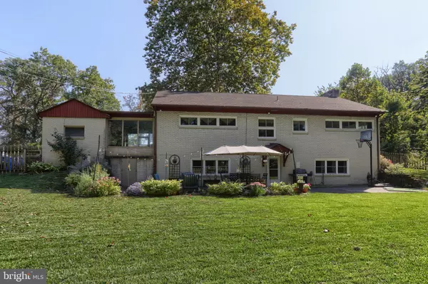 Harrisburg, PA 17111,1531 BRAEWOOD DR