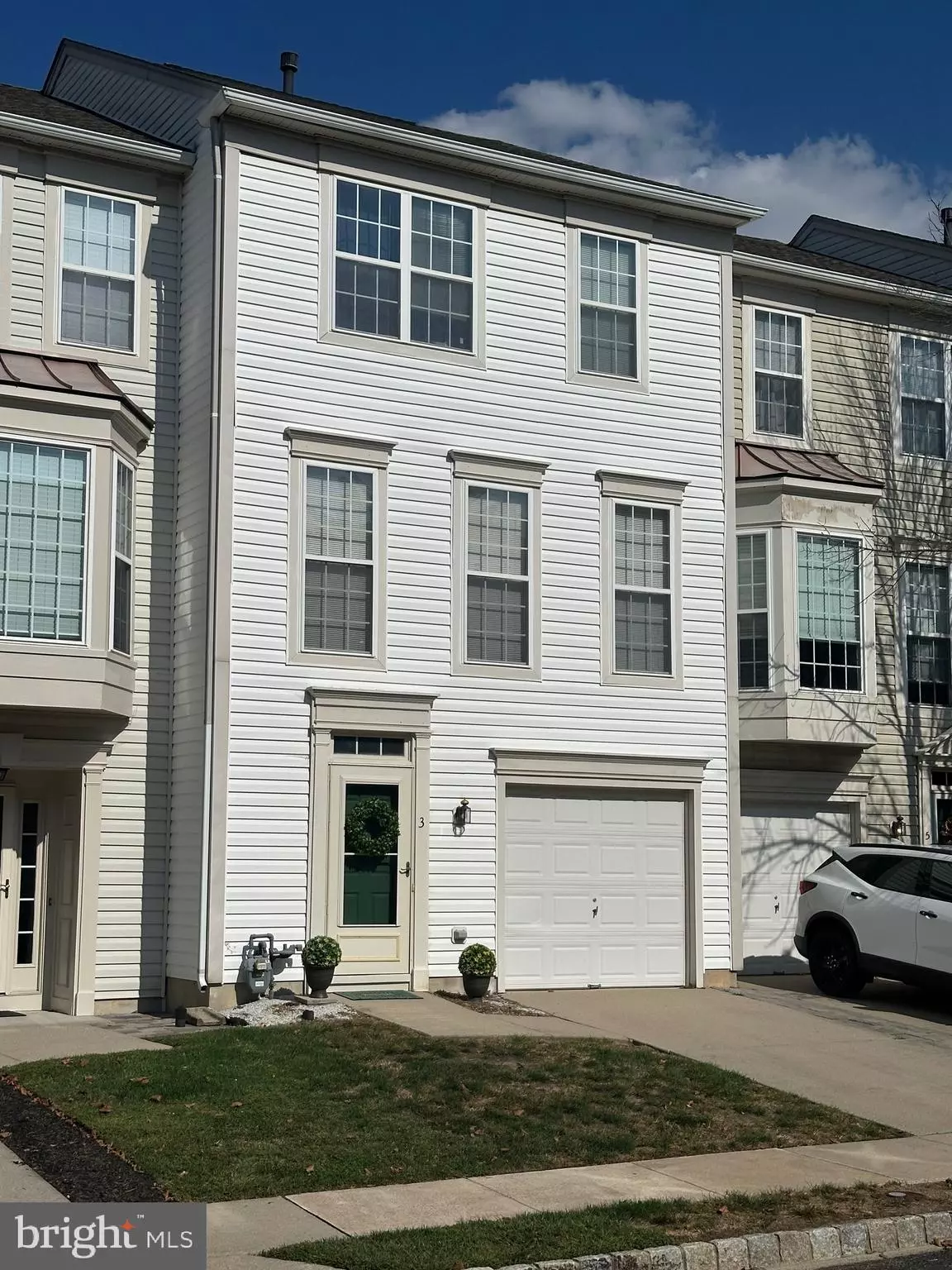 Riverside, NJ 08075,3 FIRETHORN LN