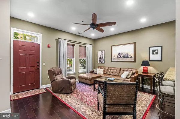 Collingswood, NJ 08108,606 N ATLANTIC AVE