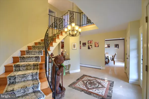 Warrington, PA 18976,2492 GREENSWARD SOUTH