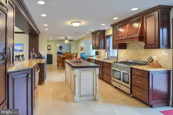 Warrington, PA 18976,2492 GREENSWARD SOUTH