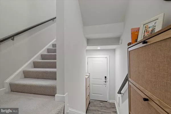 Ashburn, VA 20147,44614 WOLFHOUND SQ