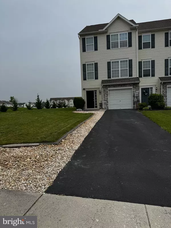 335 CAPE CLIMB, York, PA 17408