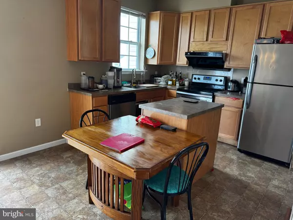 York, PA 17408,335 CAPE CLIMB