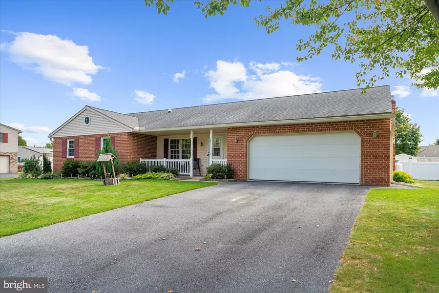 111 OATFIELD DR, Denver, PA 17517