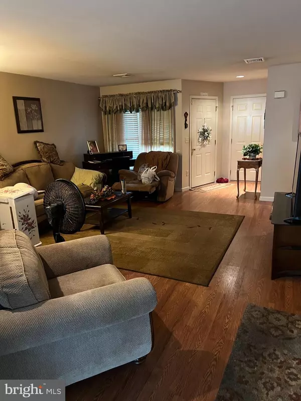 Etters, PA 17319,633 CANVASBACH DR