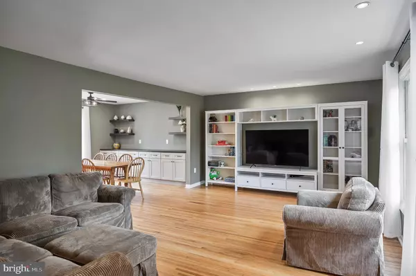 Cherry Hill, NJ 08034,138 GREENVALE RD