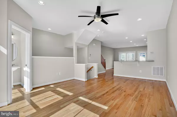 Ashburn, VA 20147,44692 COLLINGDALE TER