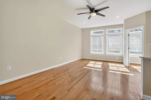 Ashburn, VA 20147,44692 COLLINGDALE TER