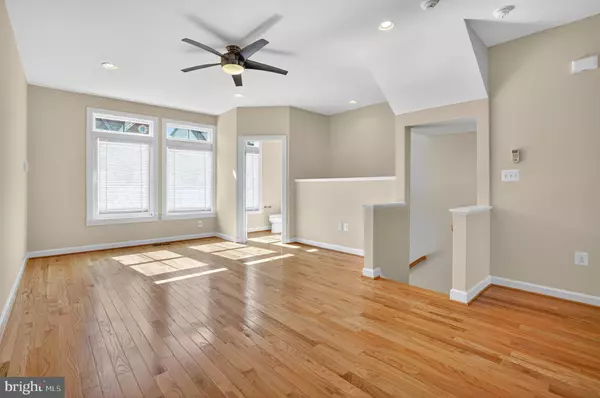 Ashburn, VA 20147,44692 COLLINGDALE TER