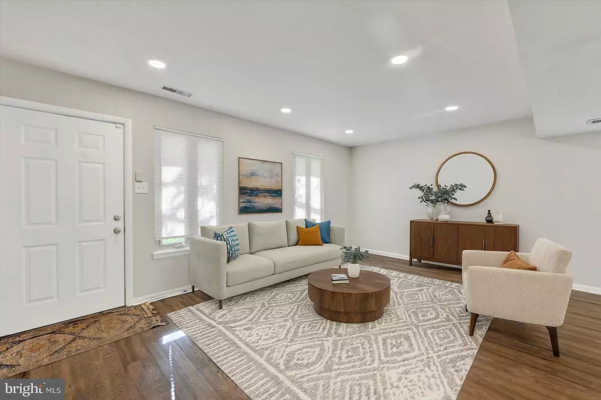 Rosedale, MD 21237,42 KING HENRY CIR #42