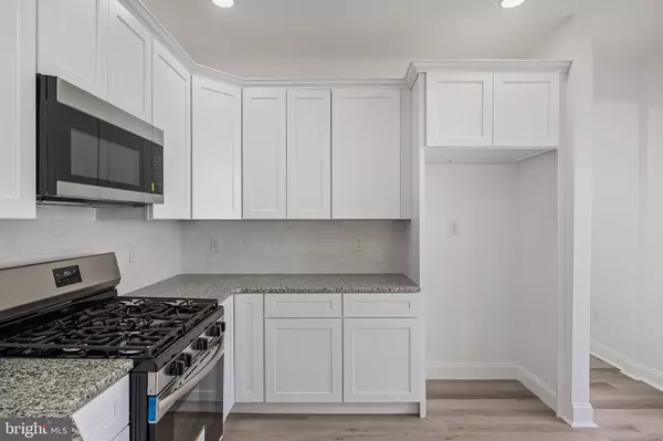 Burlington, NJ 08016,18 CHEYENNE CT