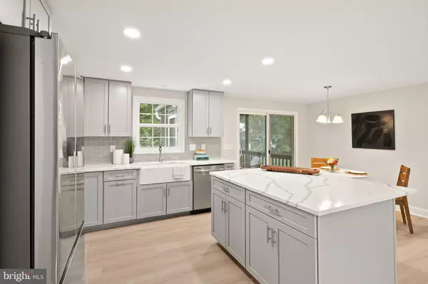 Centreville, VA 20120,13987 CABELLS MILL DR