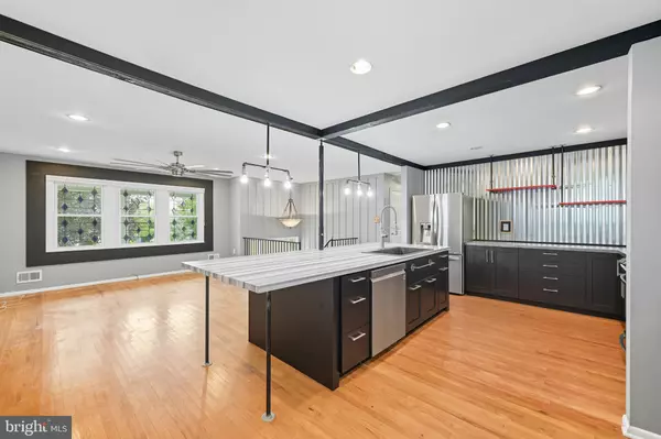 Morrisville, PA 19067,44 HEDGEROW DR