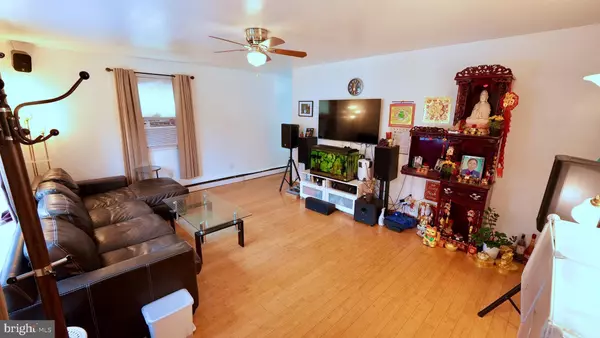 Blackwood, NJ 08012,87 OAK AVE