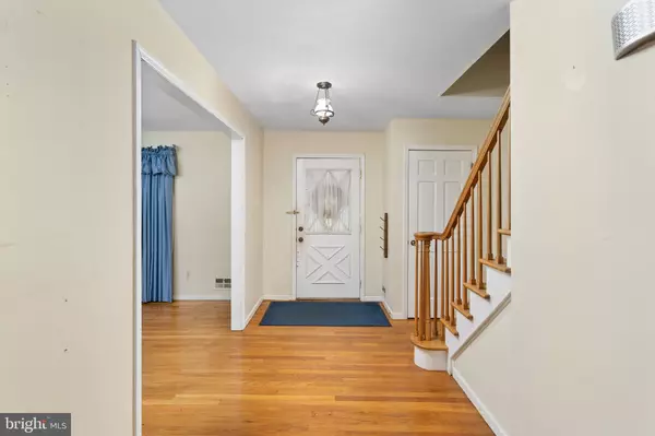 Princeton Junction, NJ 08550,1 HAWK DR