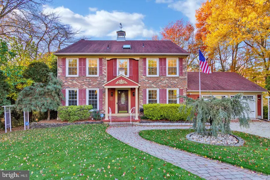 13 BROOKVIEW DR, Voorhees, NJ 08043