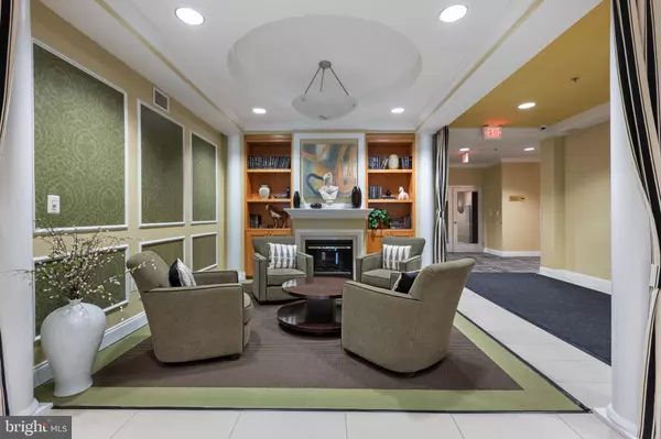 Woodbridge, VA 22191,485 HARBOR SIDE ST #714