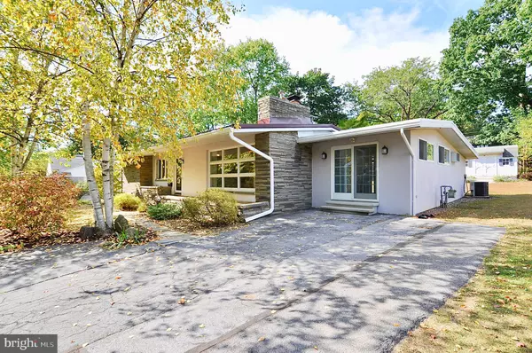323 BRADLEY AVE, State College, PA 16801