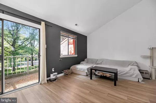 Mount Laurel, NJ 08054,203-B CYPRESS CIR