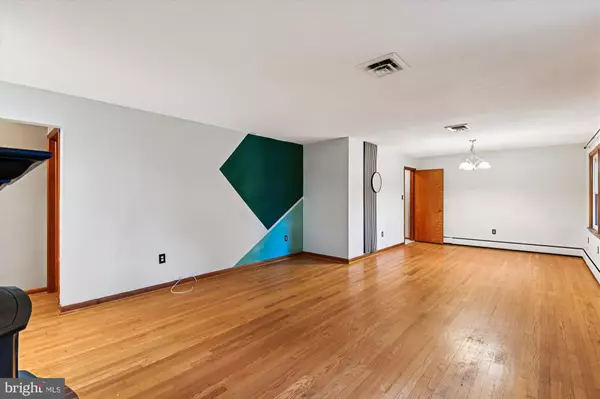 Reisterstown, MD 21136,18 AUSTIN RD