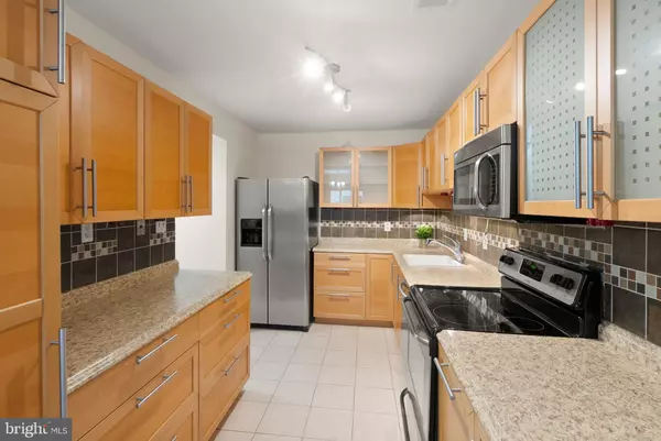 Burke, VA 22015,10679 SPRING OAK CT