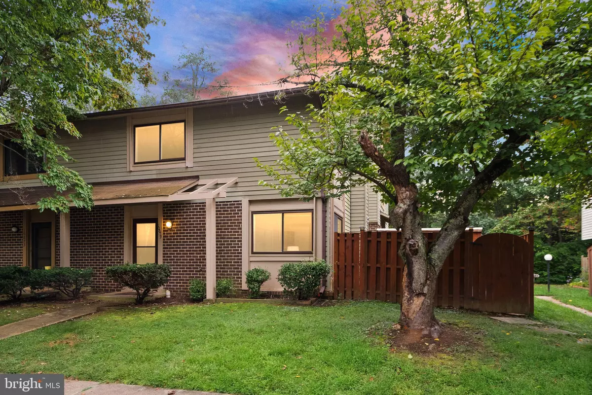 Burke, VA 22015,10679 SPRING OAK CT