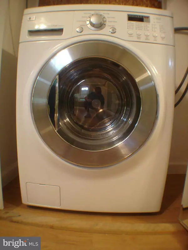 Arlington, VA 22204,806 ARLINGTON MILL DR S #103